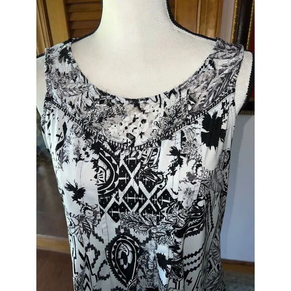 C Est. 1946 Womens Blouse — Medium - Picture 6 of 12